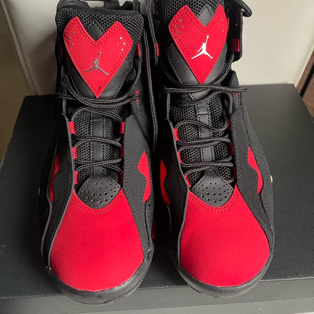 New Men’s Nike Air Jordan True Flight University Red Basketball Shoes sz 10